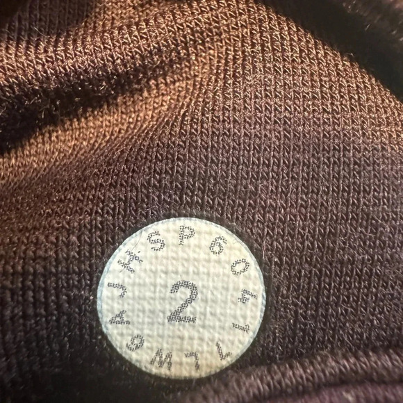 Lululemon Black Cherry Tied To It 7/8 Tight Leggings Women’s Size 2‎ - Picture 2 of 7